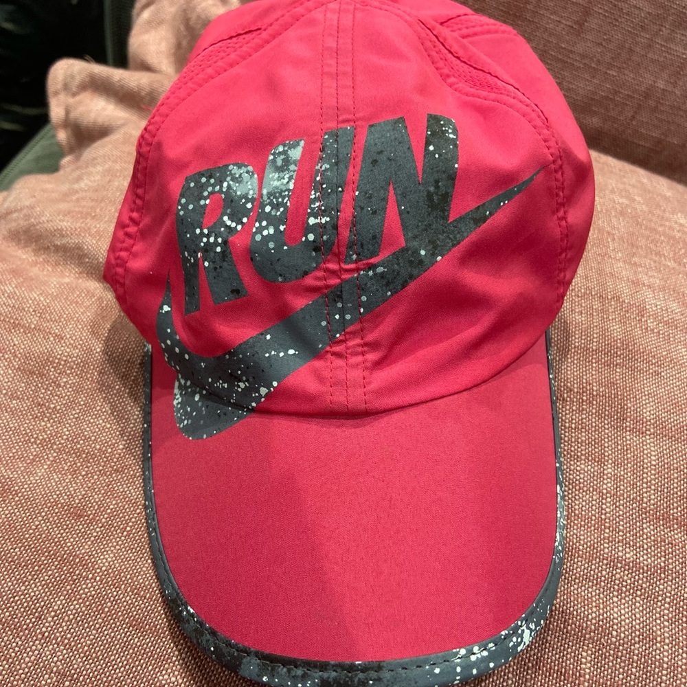 Nike featherlight dry fit hats